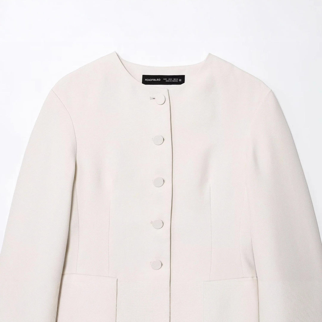 Damen nan taillierte Blazerjacke mit Rundhalsausschnitt, verdeckter Knopfleiste und Pattentaschen Drune