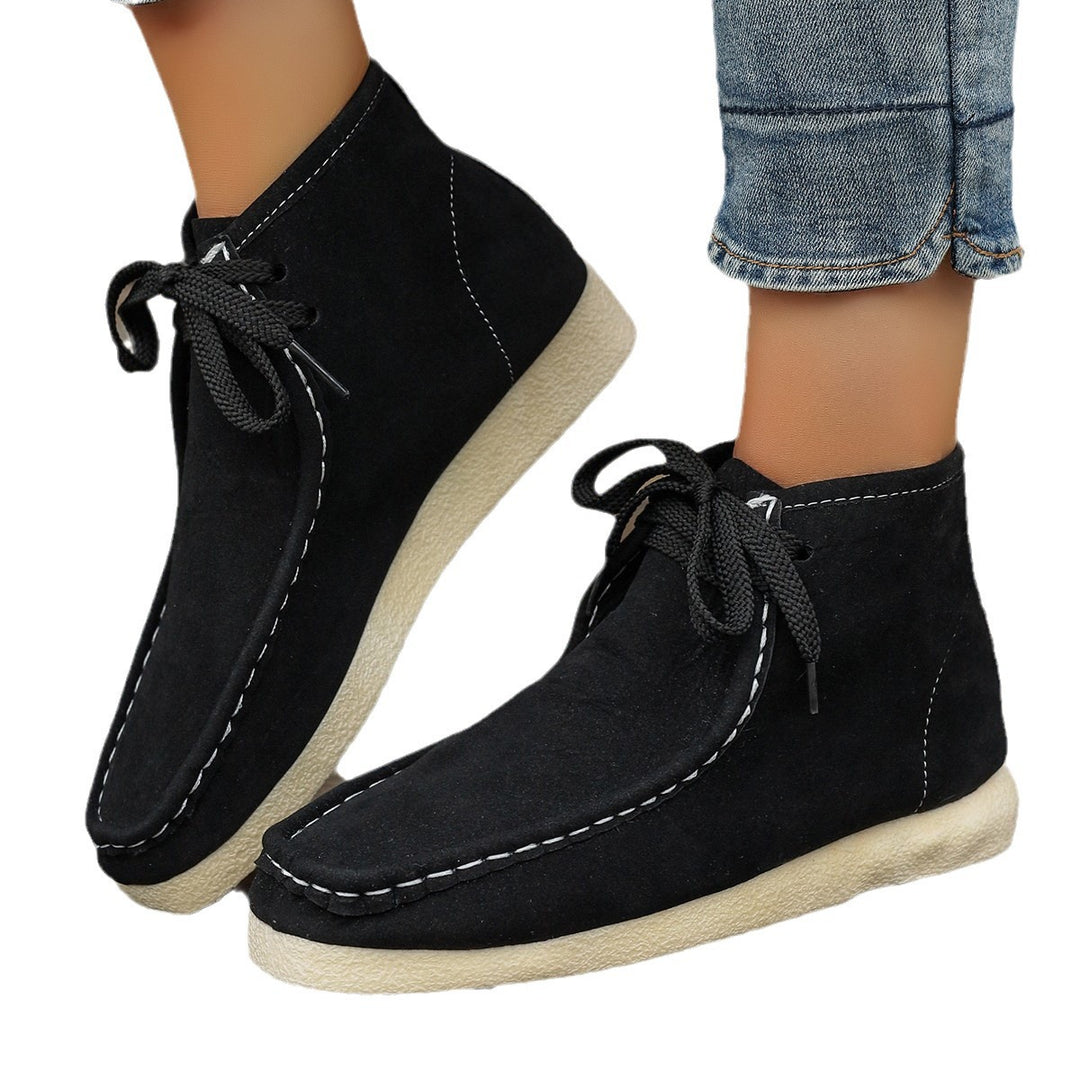 Damen knöchelhoher Mokassin-Boot mit Wildlederoptik, getragener Moccasin-Naht, dämpfender Crepe-Laufsohle und robusten Schnürsenkeln Drune