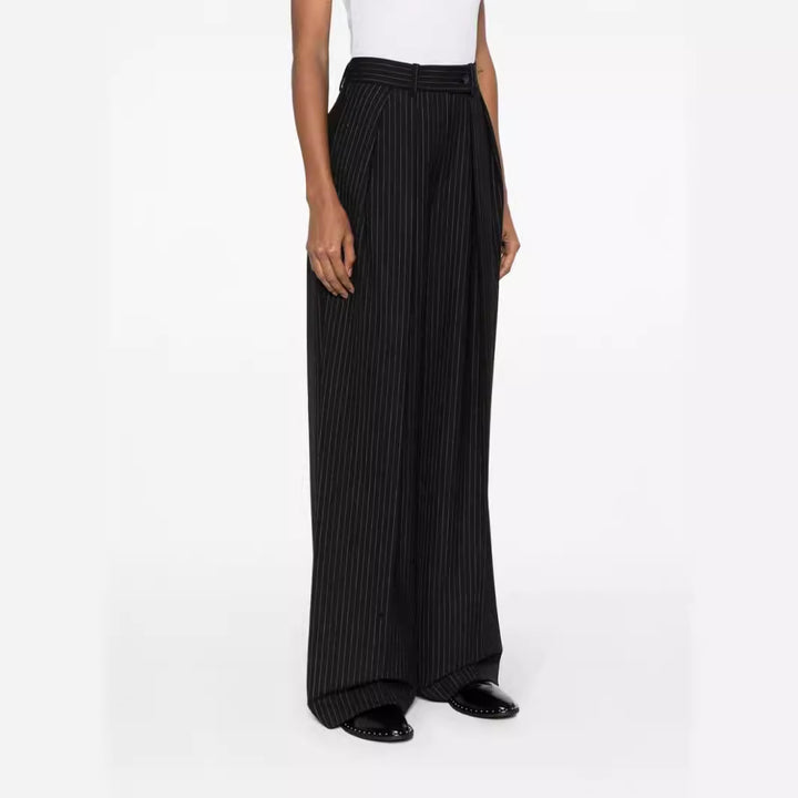 Damen Zweiteiliger Nadelstreifen-Anzug mit oversized Doppelreiher und weiten Bundfaltenhosen Drune