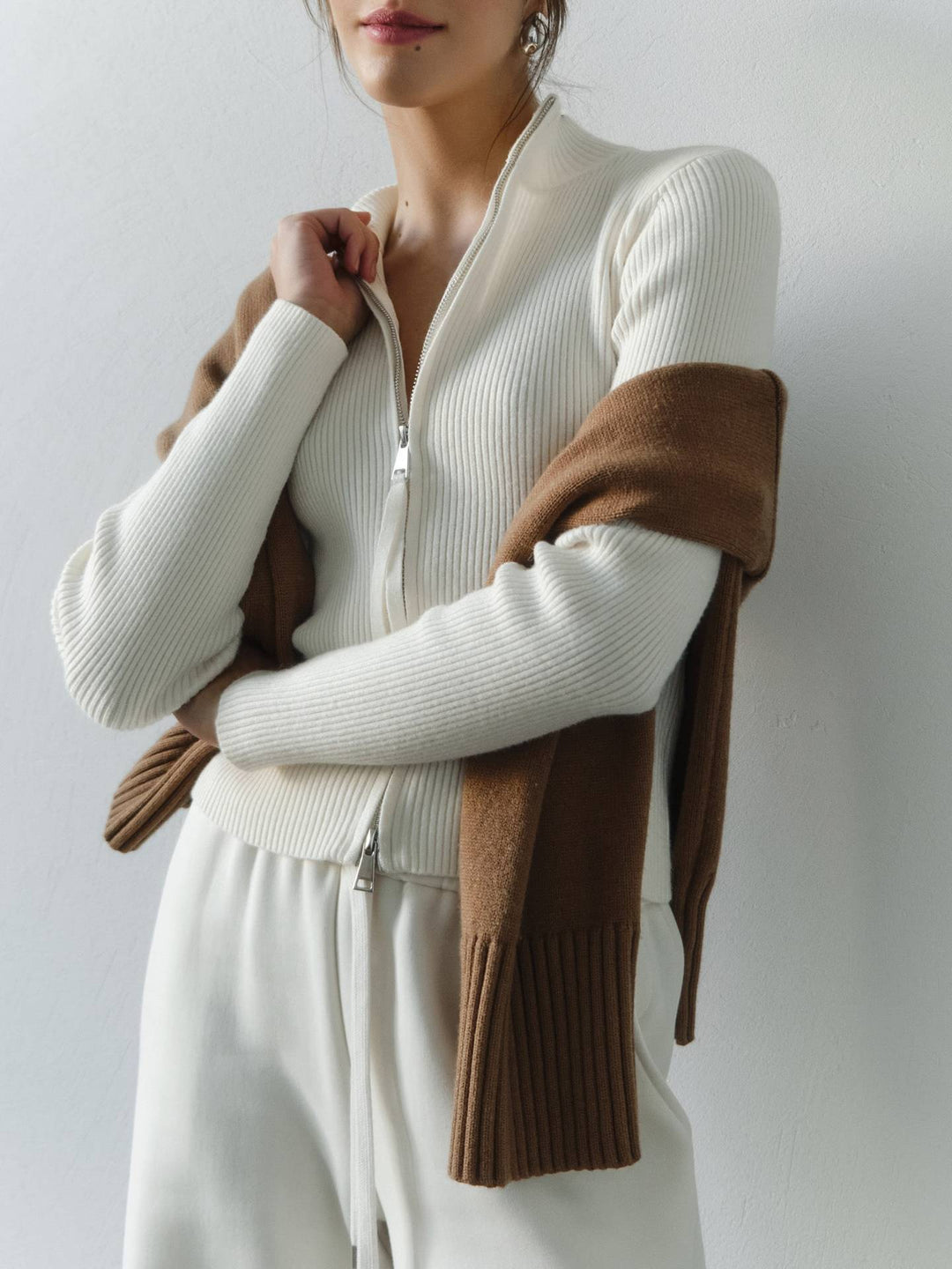 Damen Stehkragenpullover mit Reißverschluss und Rippstruktur Drune