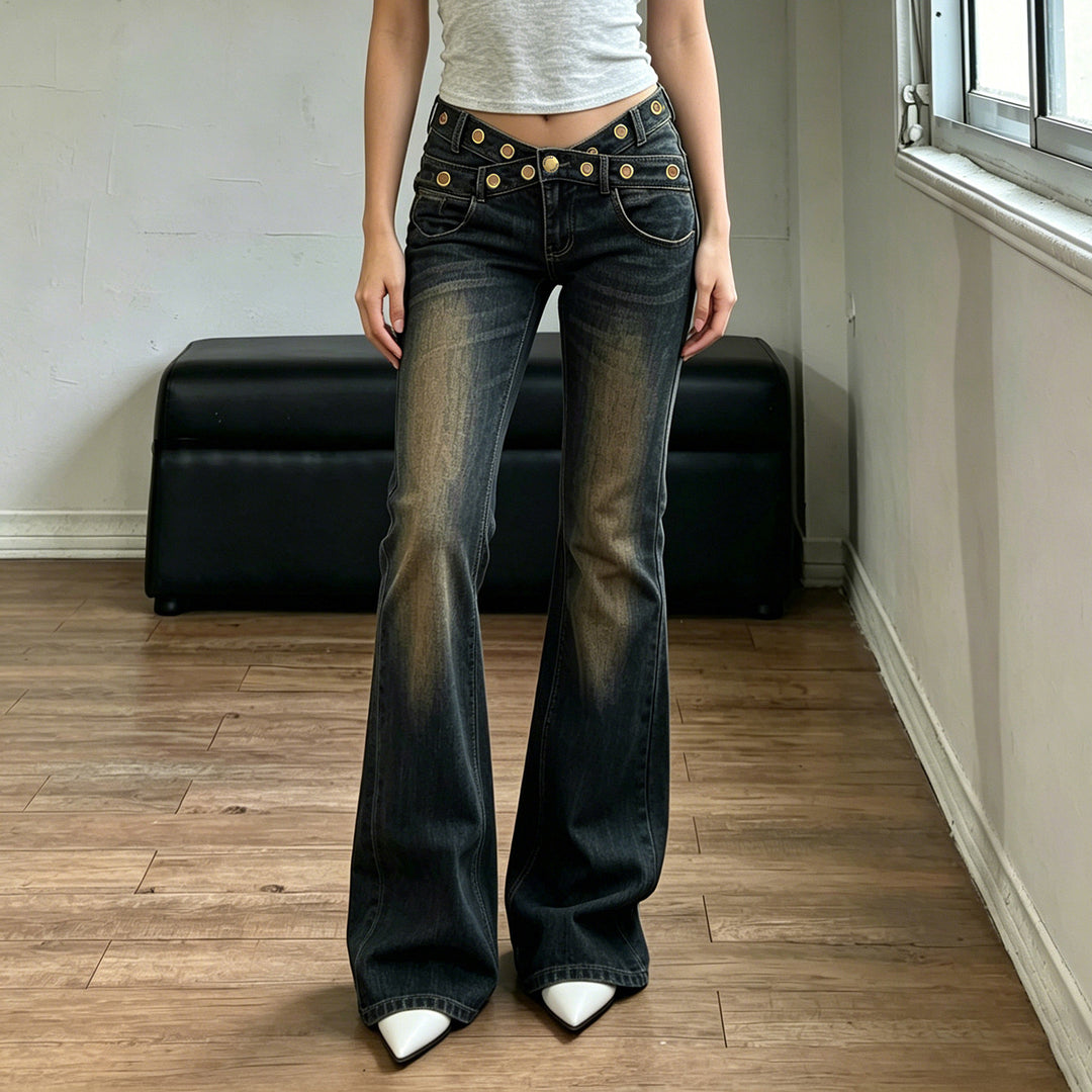 Damen Flared Jeans mit einzigartigen Knopfdetails und raffinierten Applikationen Drune