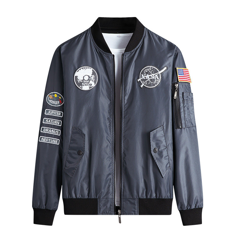Herren  leichte Mikroschalen-Mission-Patch-Flug-Bomberjacke mit schrägen Klappentaschen und Ärmelreißverschluss Drune