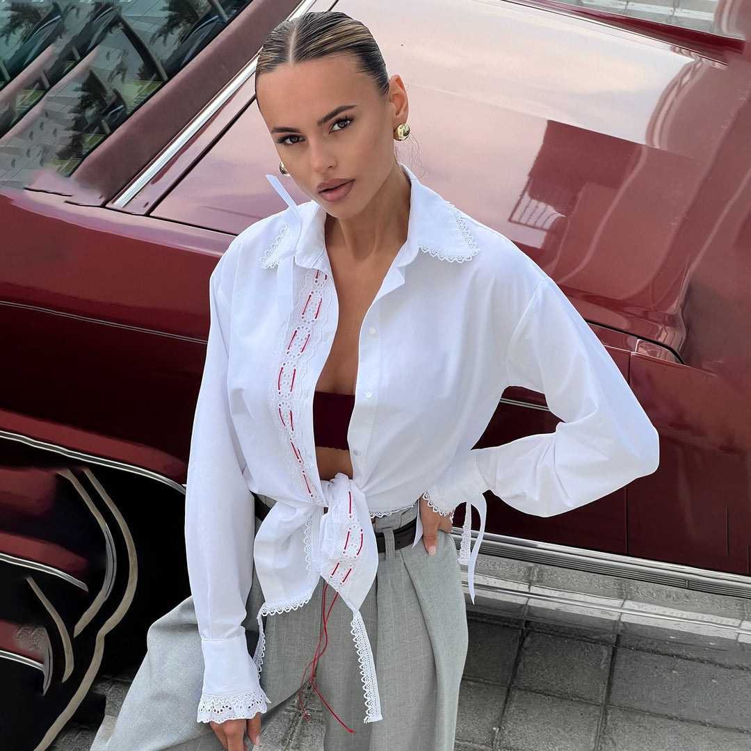 Damen Elegantes Hemd mit Spitzenakzenten und Schnürdetail Drune