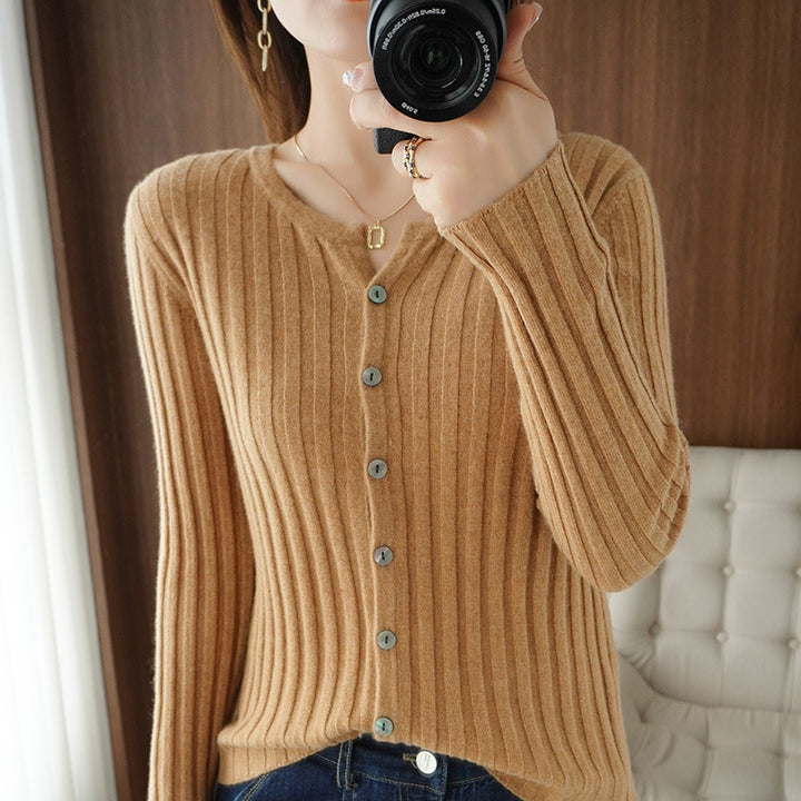 Damen Strickjacke mit feinem Rippmuster und eleganten Knopfdetails Drune
