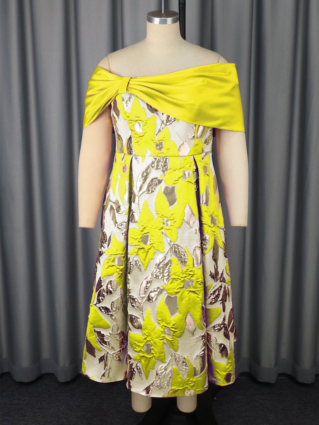 Damen Elegantes Abendkleid mit schulterfreier Applikation und floralen Motiven Drune