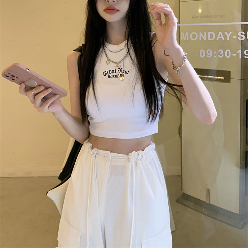 Damen-Crop-Top mit hohem Kragen und dezentem Schriftzug Drune