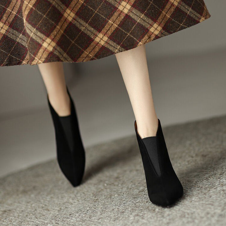 Damen Elegante spitze Stiefeletten mit raffinierter Fersenöffnung Drune