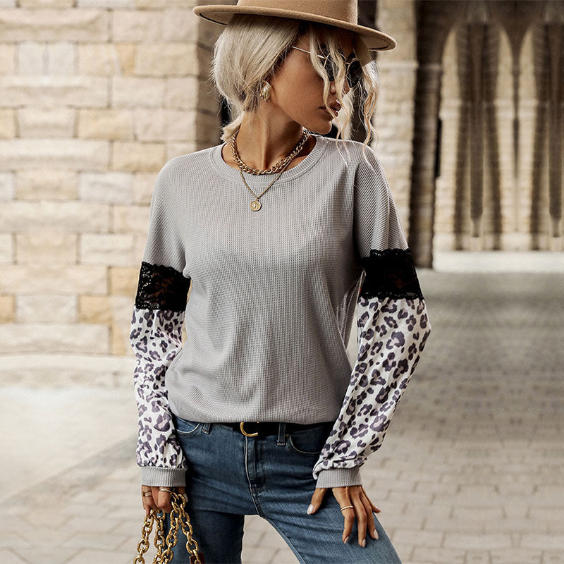 Damen Langarmshirt mit Leopardenärmeln und Spitzenbesatz Drune
