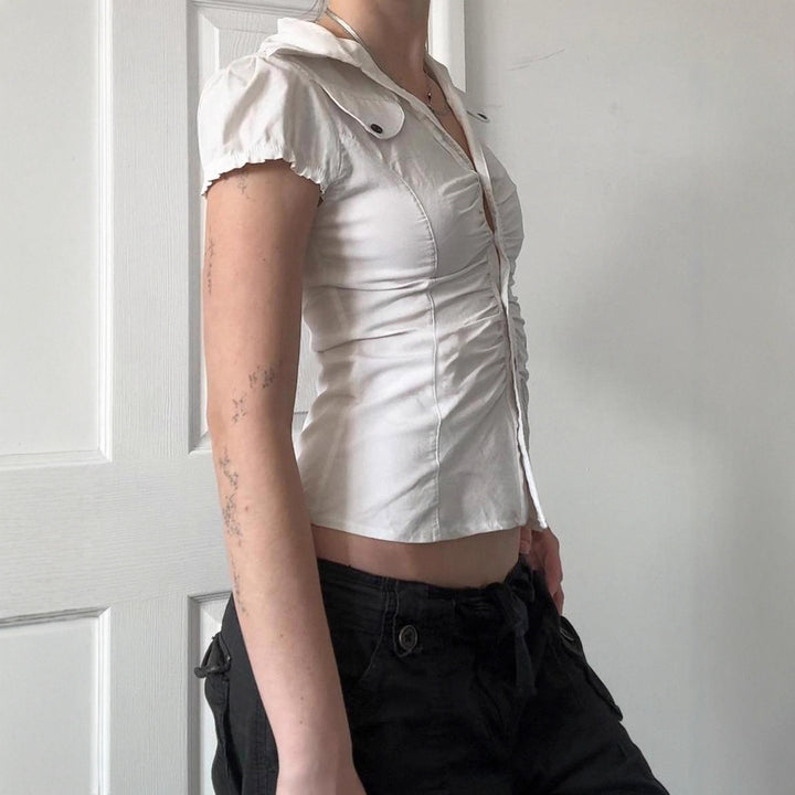Damen figurbetontes Blusenshirt mit eleganten Rüschendetails und Knopfverschluss Drune