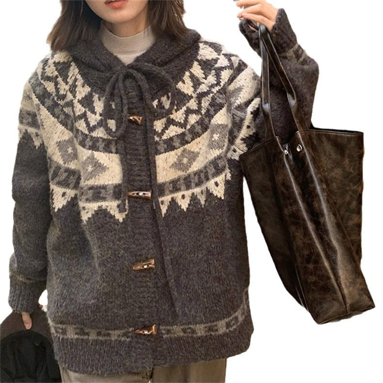 Damen kuscheliger Strickmantel mit Kapuze und traditionellen Mustern Drune