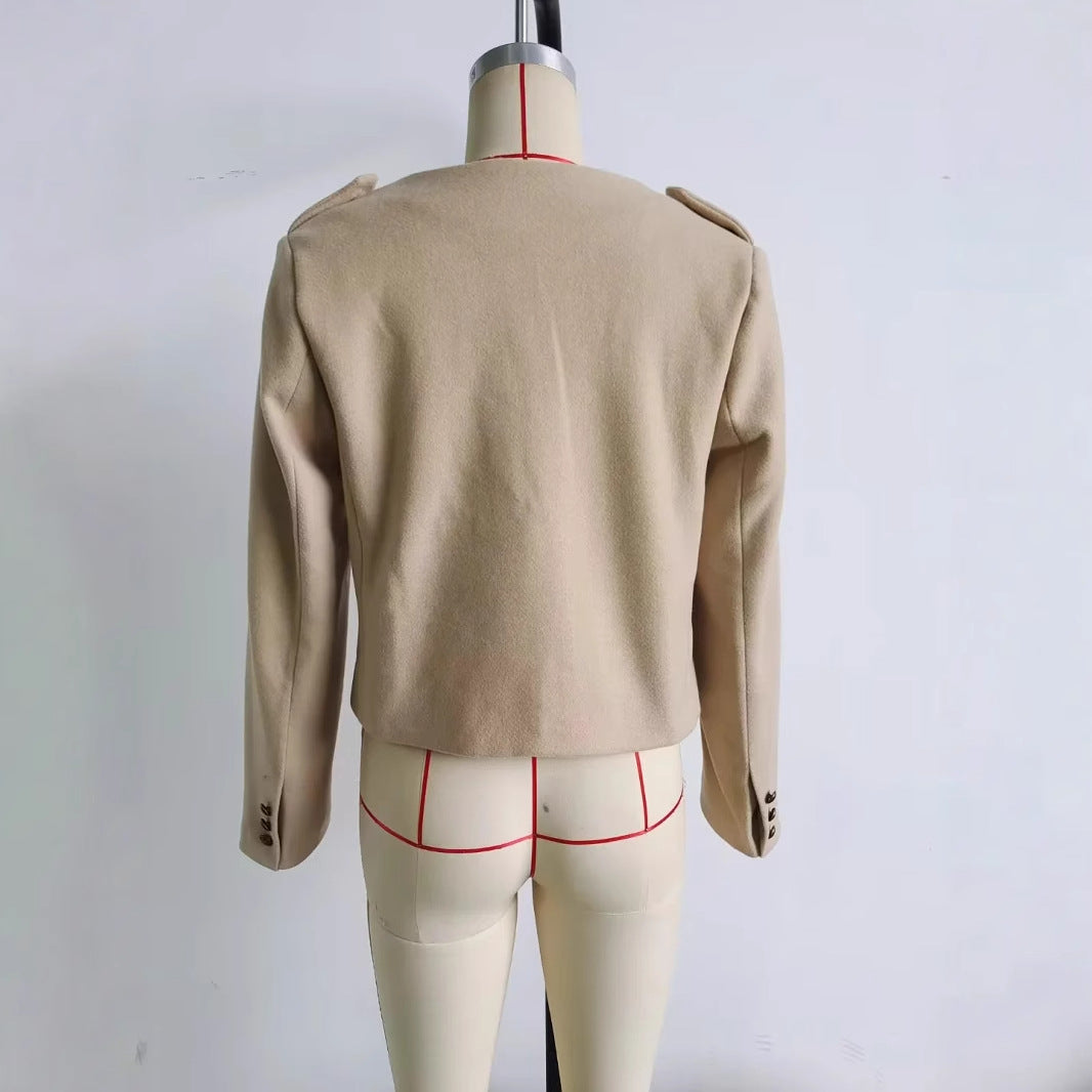 Damen nan kurze Wolloptik-Jacke mit Rundhalsausschnitt, aufgesetzten Pattentaschen und Schulterpatten Drune