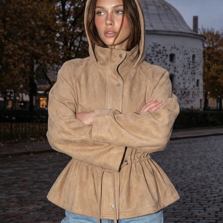 Damen Kurzjacke in Veloursleder‑Optik mit Kapuze und Taillenzug Drune