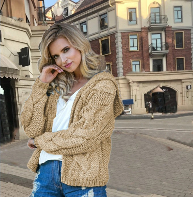 Damen Grobstrickjacke mit Kapuze und elegantem Zopfmuster Drune