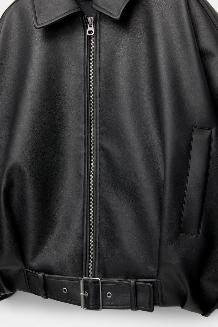 Damen nan kurz geschnittene Kunstlederjacke mit durchgehendem Reißverschluss und taillierendem Gürtel Drune