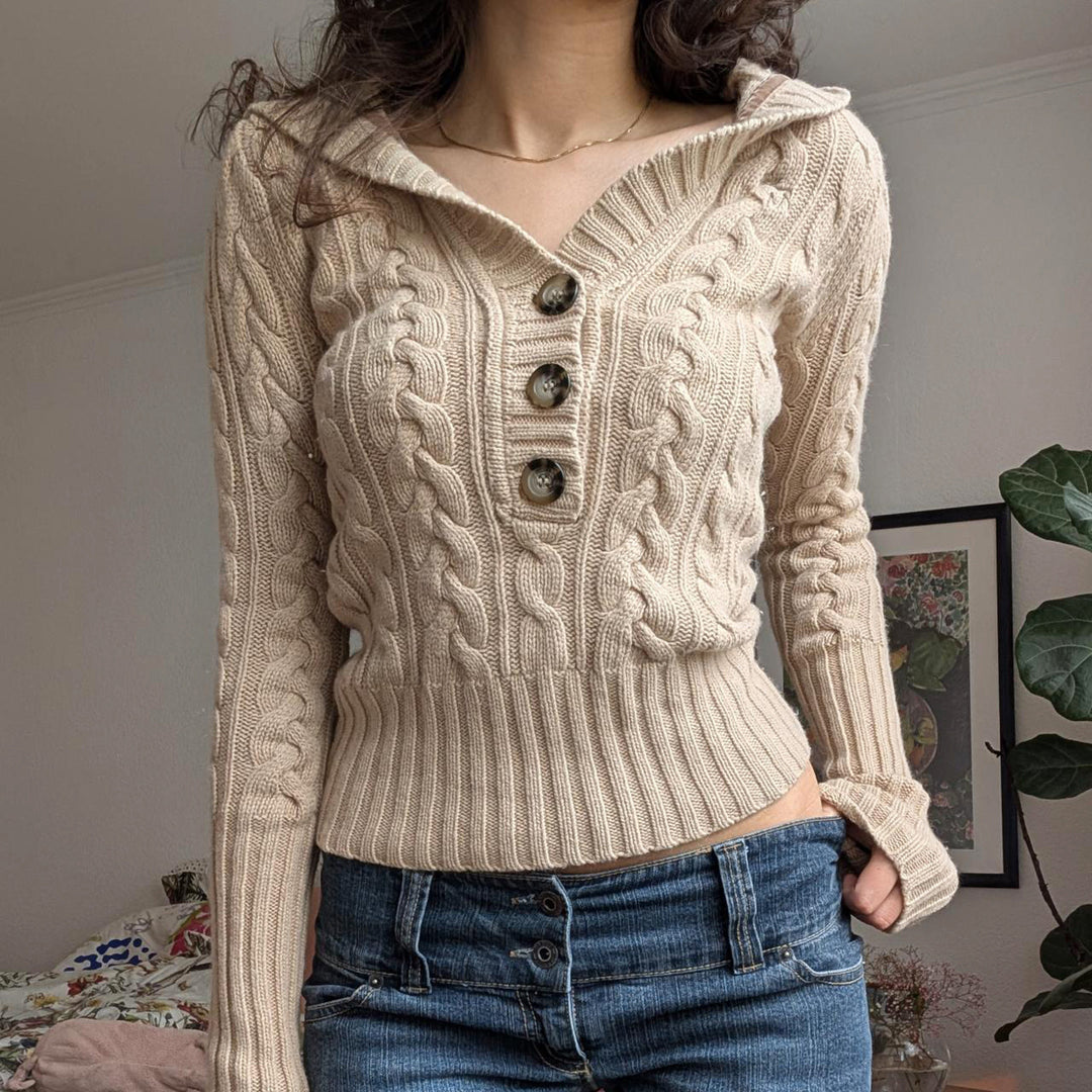 Damen Feinstrick-Pullover mit Zopfstrick, V‑Kragen mit Knopfleiste und breitem Rippbund Drune