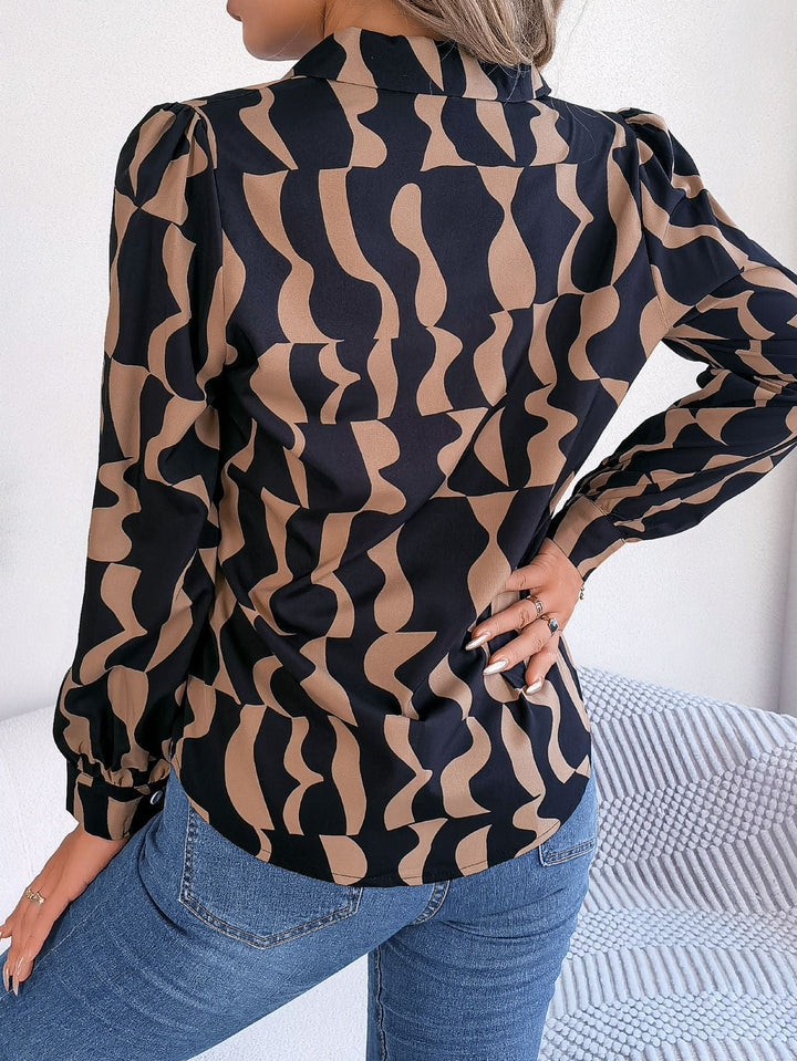 Damen Hemdbluse mit modernem grafischem Muster und eleganter Button-Down-Leiste Drune
