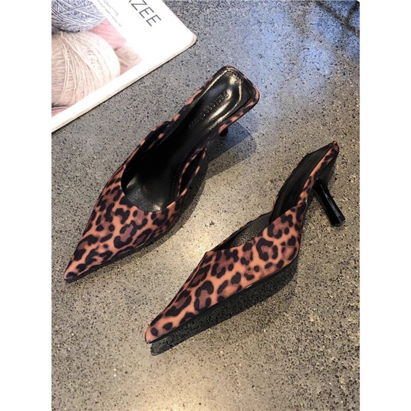 Damen Spitz zulaufende Mule mit Leopardenprint und niedrigem Kitten-Absatz Drune