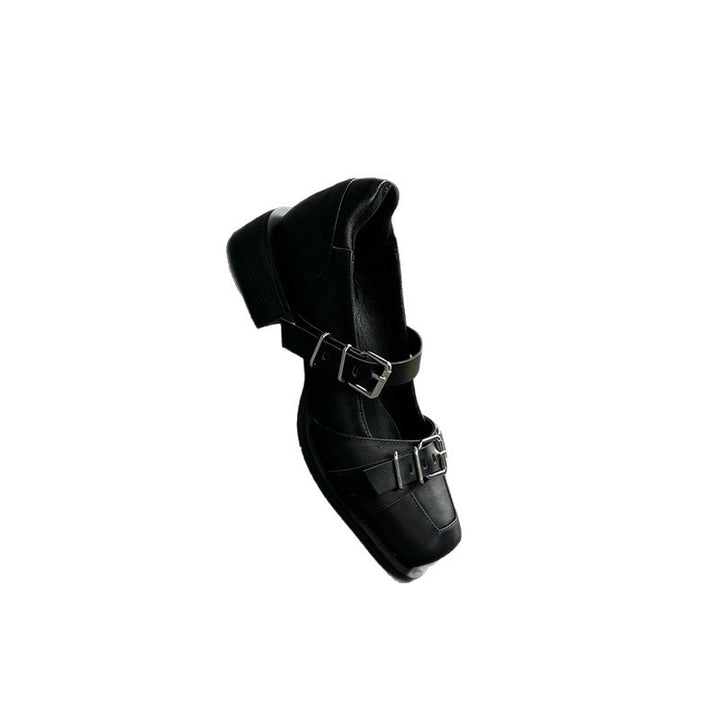 Damen Spitzer Mary-Jane-Loafer mit Schnallenriemen, Nietenbesatz und geprägtem Flammenmotiv Drune