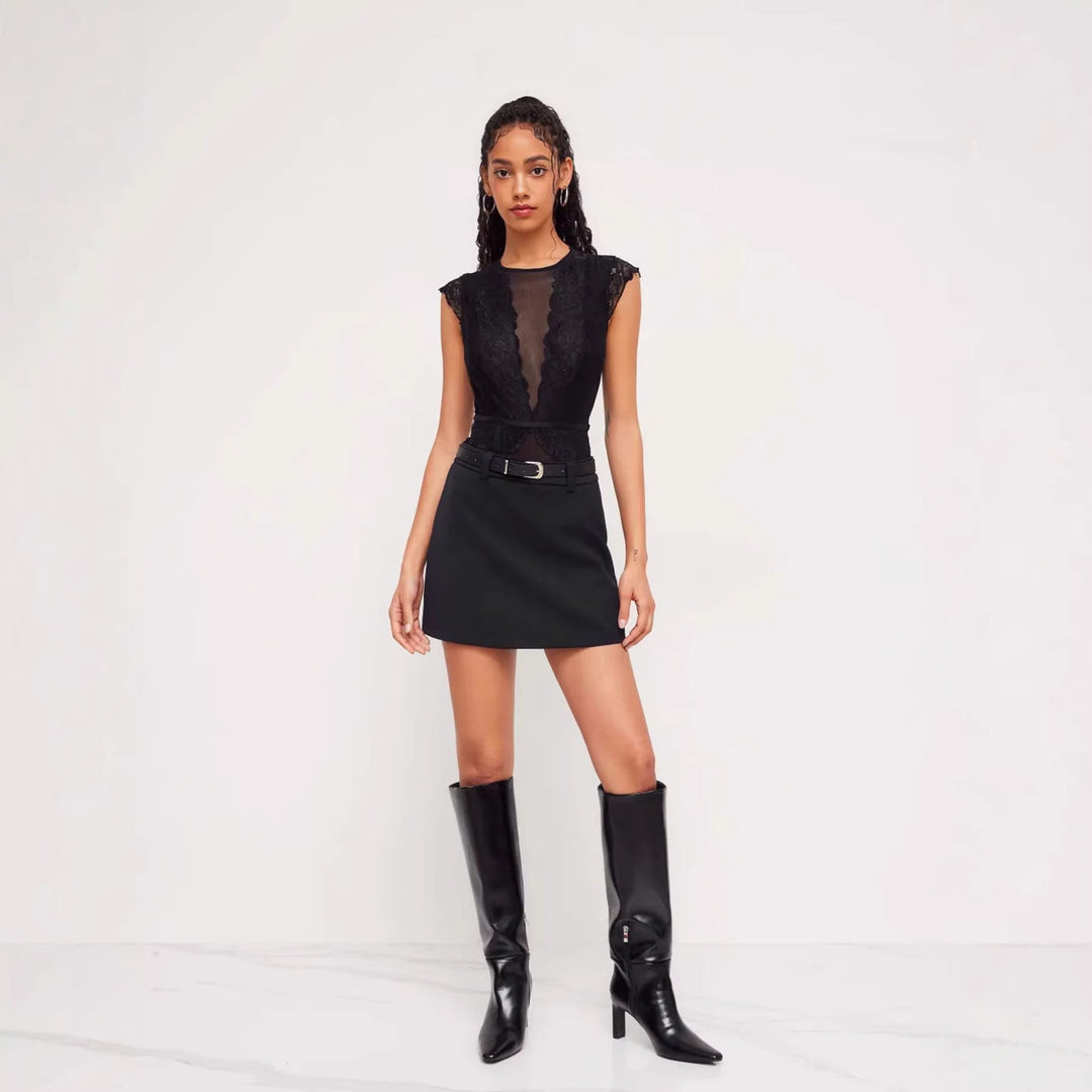 Damen Elegantes Spitzenbody mit tiefem V-Ausschnitt und zarten Rüschendetails Drune