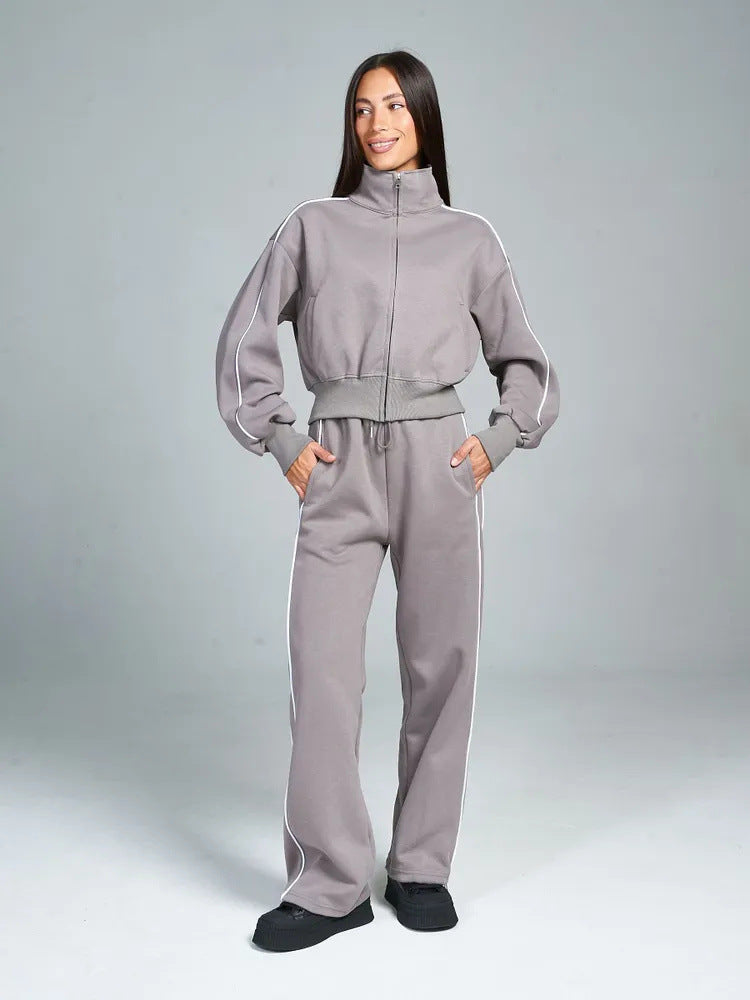 Damen Sportanzug mit hohem Stehkragen und weiten Hosen Drune