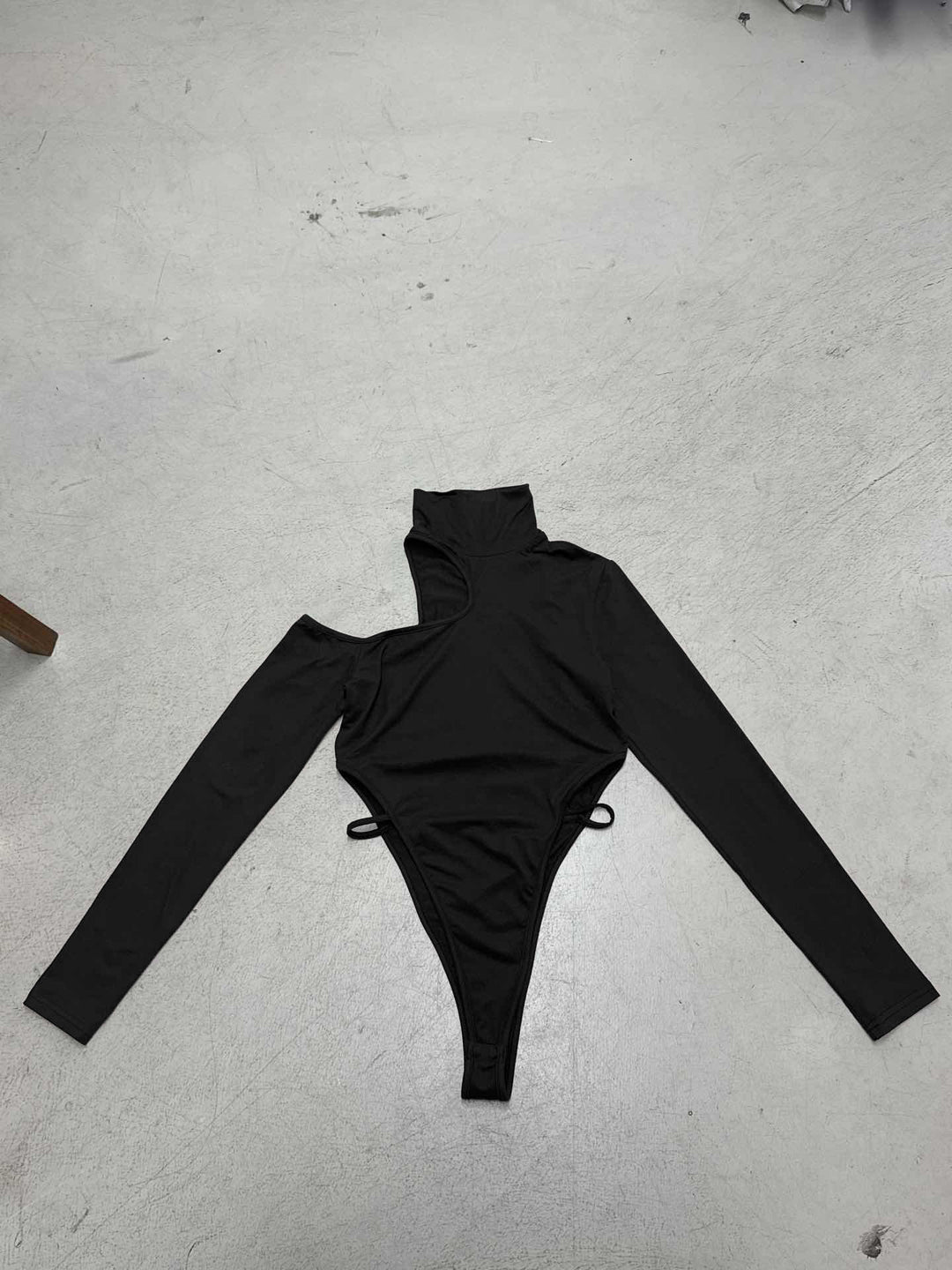 Damen Cut-Out Langarmbody Drune