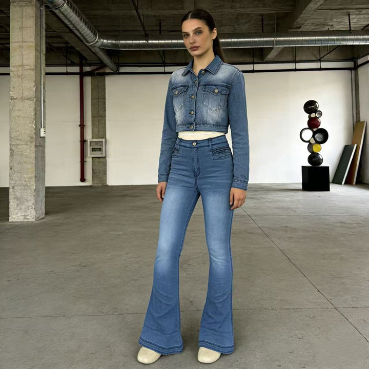 Damen nan High‑Waist Schlagjeans mit modellierender Hüftform, verstärkten Beinnähten und extra weitem Trompetenbein Drune