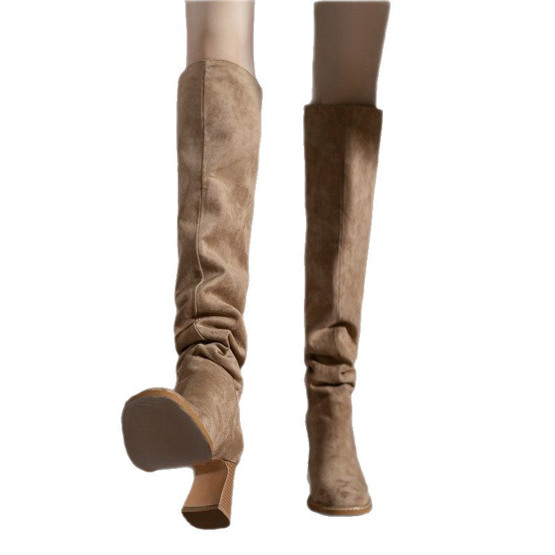 Damen kniehohe Slouch‑Stiefel mit Veloursoptik, gerafftem Schaft und sculpted Blockabsatz Drune