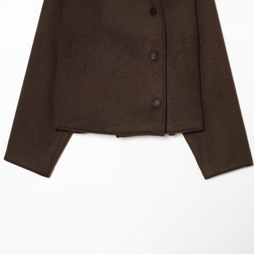 Damen nan kurzes Wollcape mit asymmetrischer Knopfleiste Drune