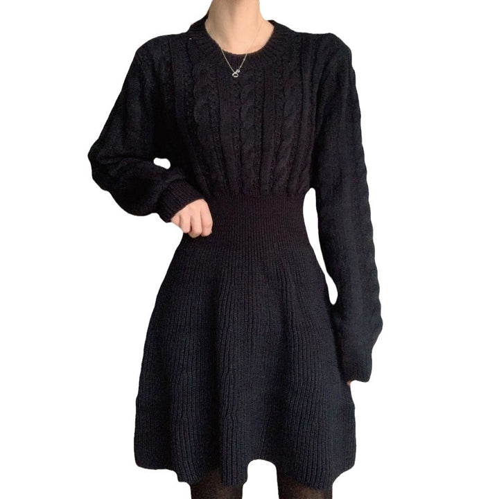 Damen Strickkleid mit Zopfmuster und taillierter Passform Drune