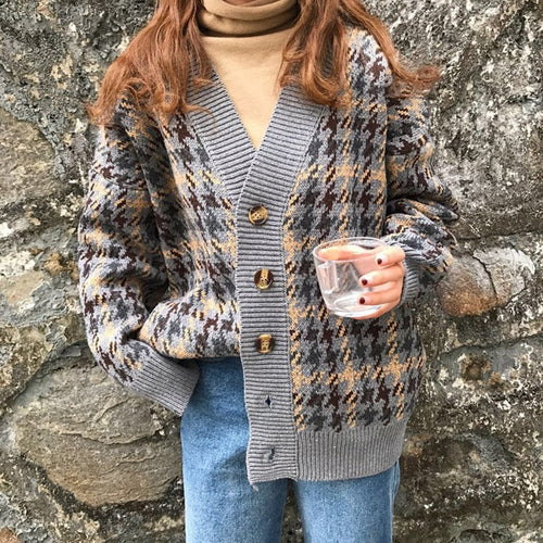 Damen Grobstrickjacke mit klassischem Hahnentrittmuster und großen Holzknöpfen Drune