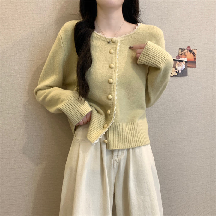 Damen Strickjacke mit feinen Knopfdetails und süßer Spitzenkante Drune