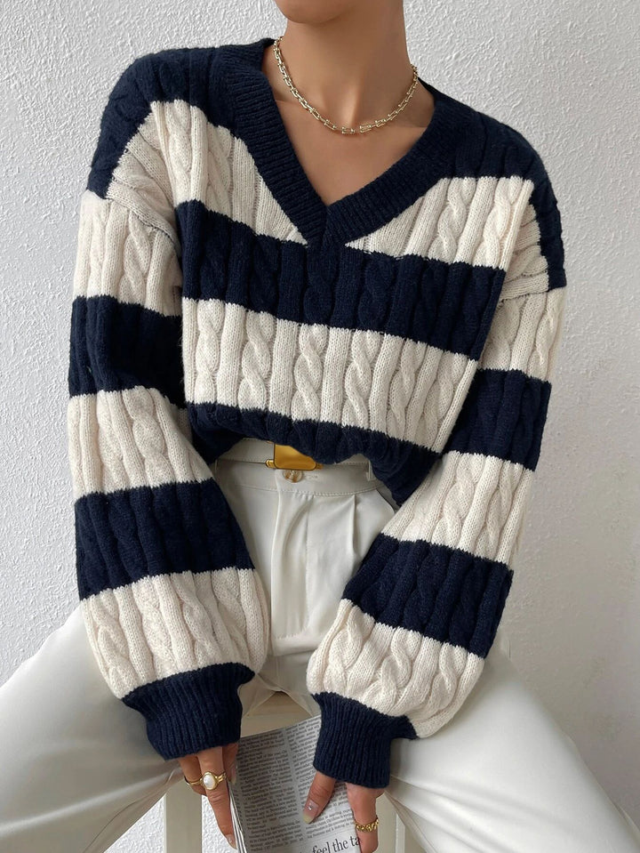 Damen nan gestreifter Grobstrick-Pullover mit Zopfmuster, tiefem V-Ausschnitt und oversized Passform Drune