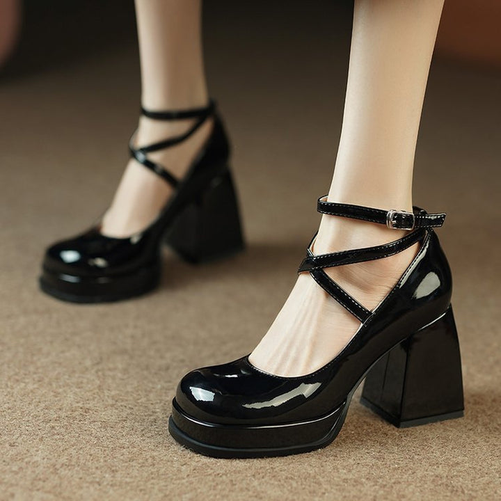 Damen elegante Hochglanz-Pumps mit verstellbarem Riemen und stabiler Sohle Drune