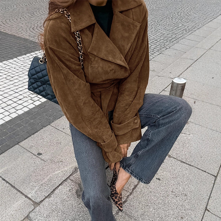 Damen Kurzblouson aus Wildleder‑Look mit Bindegürtel und kastiger Silhouette Drune