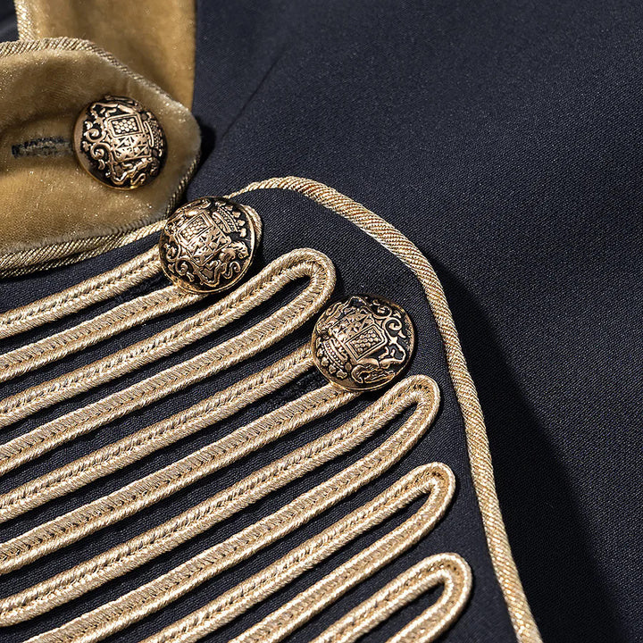 Damen nan militärische Paradejacke mit goldverzierten Passements, Stehkragen und Samtmanschetten Drune