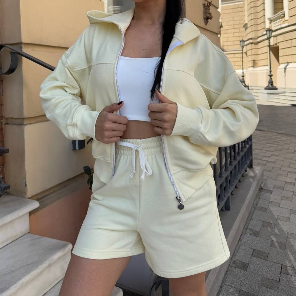 Damen Sportliches Zweiteiler-Set aus kurzärmeliger Jacke und lässigen Shorts