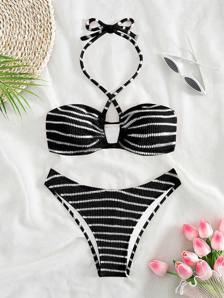 Damen Bandeau-Bikini mit verspieltem Schnitt und trendigen Bindebändern Drune