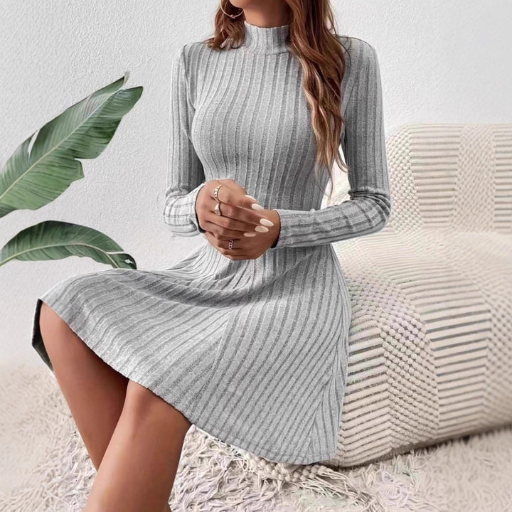 Damen Strickkleid mit elegantem Stehkragen und feiner Rippenstruktur Drune