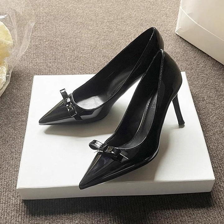 Damen Spitz zulaufende Lack-Pumps mit Zierschleife und schlankem Stiletto-Absatz Drune
