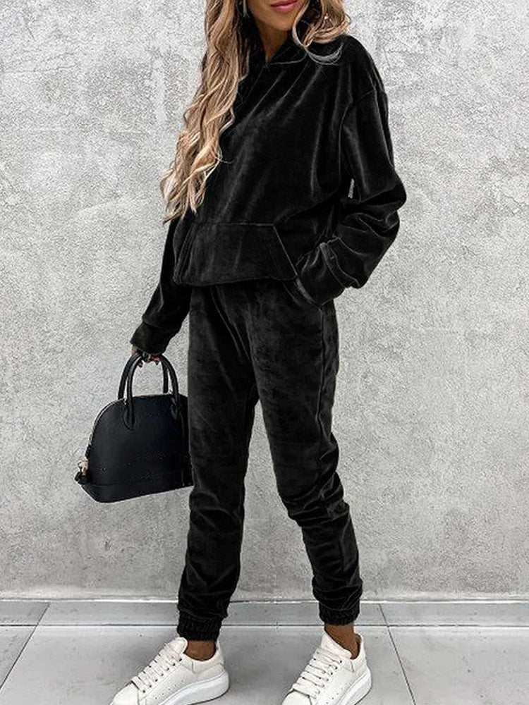 Damen Velours-Lounge-Set mit kuscheliger Kapuzenpullover und schmal zulaufender Jogginghose Drune