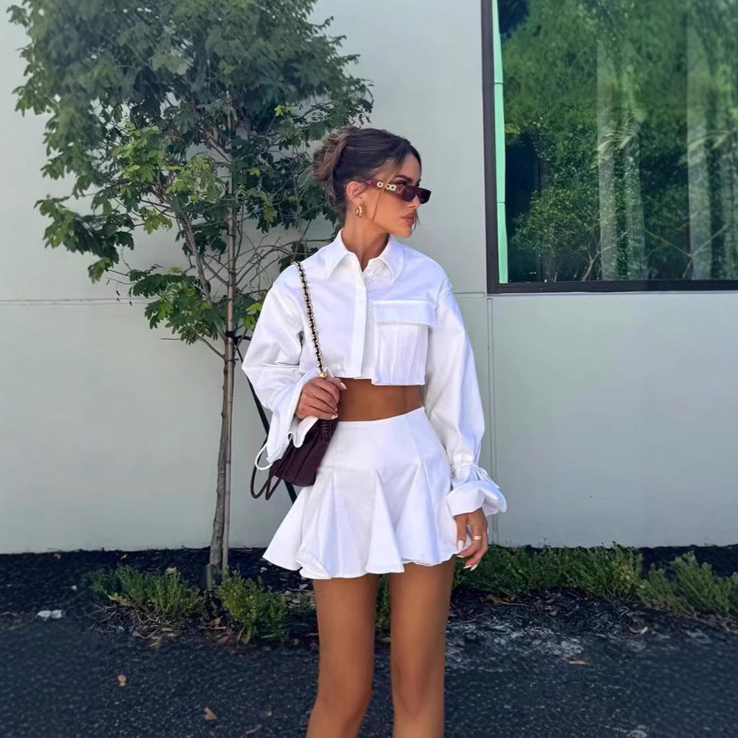 Damen modisches kurzämliges Set aus fließendem Material mit cropped Bluse und weit schwingendem Rock Drune
