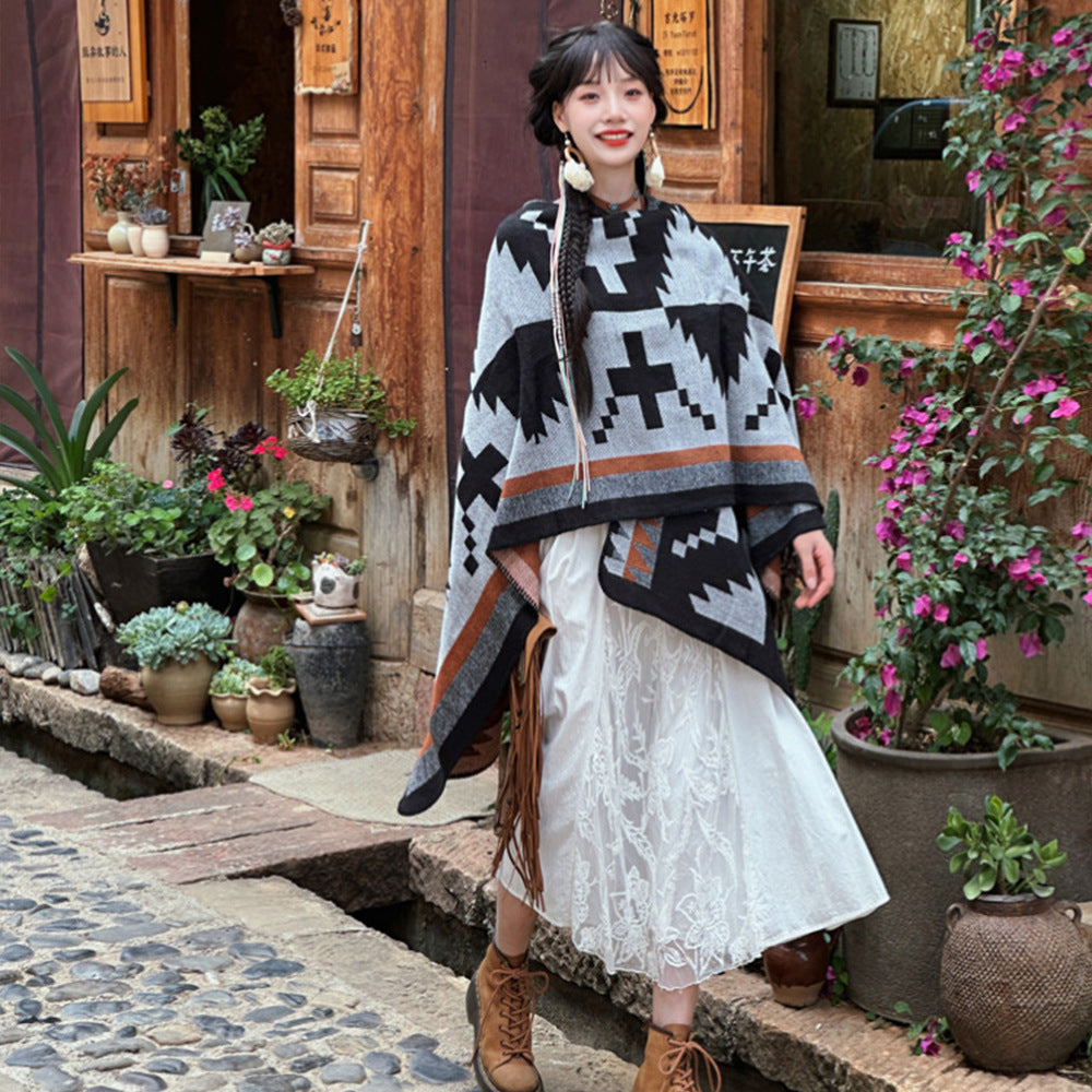 Damen Oversize-Strickcape mit Azteken‑Jacquard, V‑Ausschnitt und weichfallendem Saum Drune