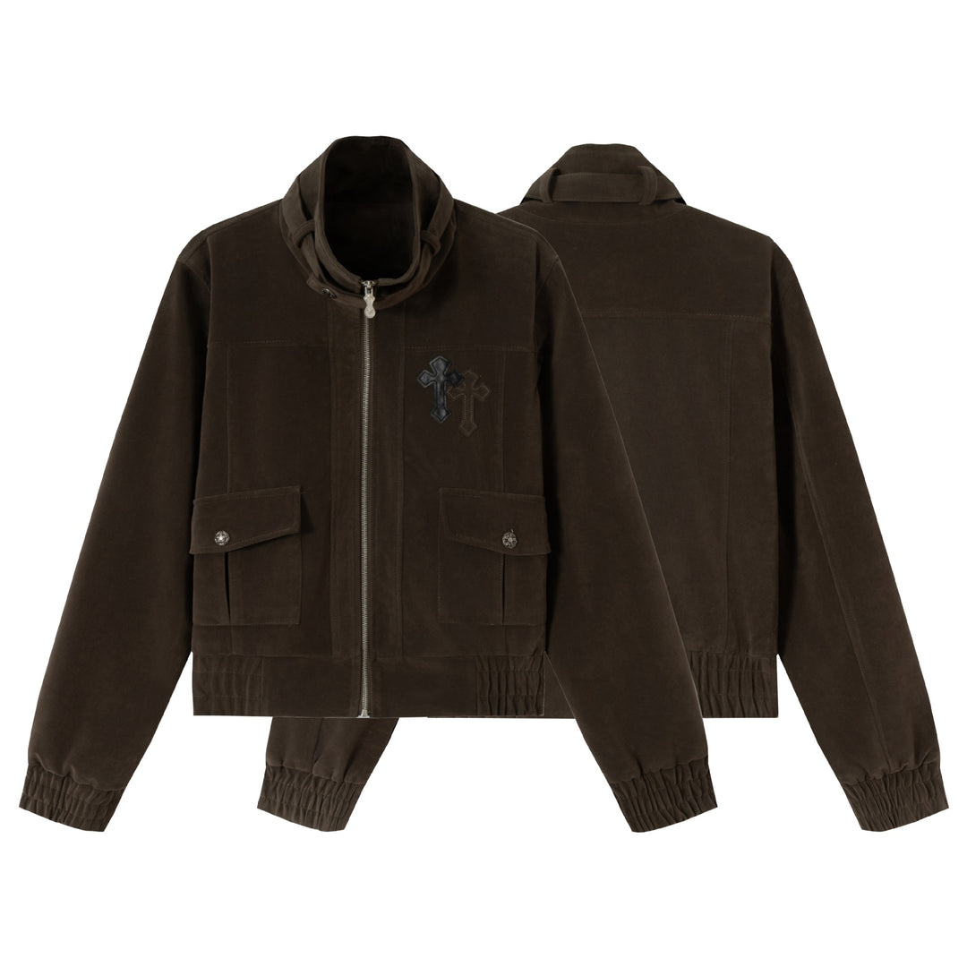 Herren Kurzblouson aus Veloursoptik mit Funnelkragen, Cargo‑Pattentaschen und Zierkreuz-Applikation Drune