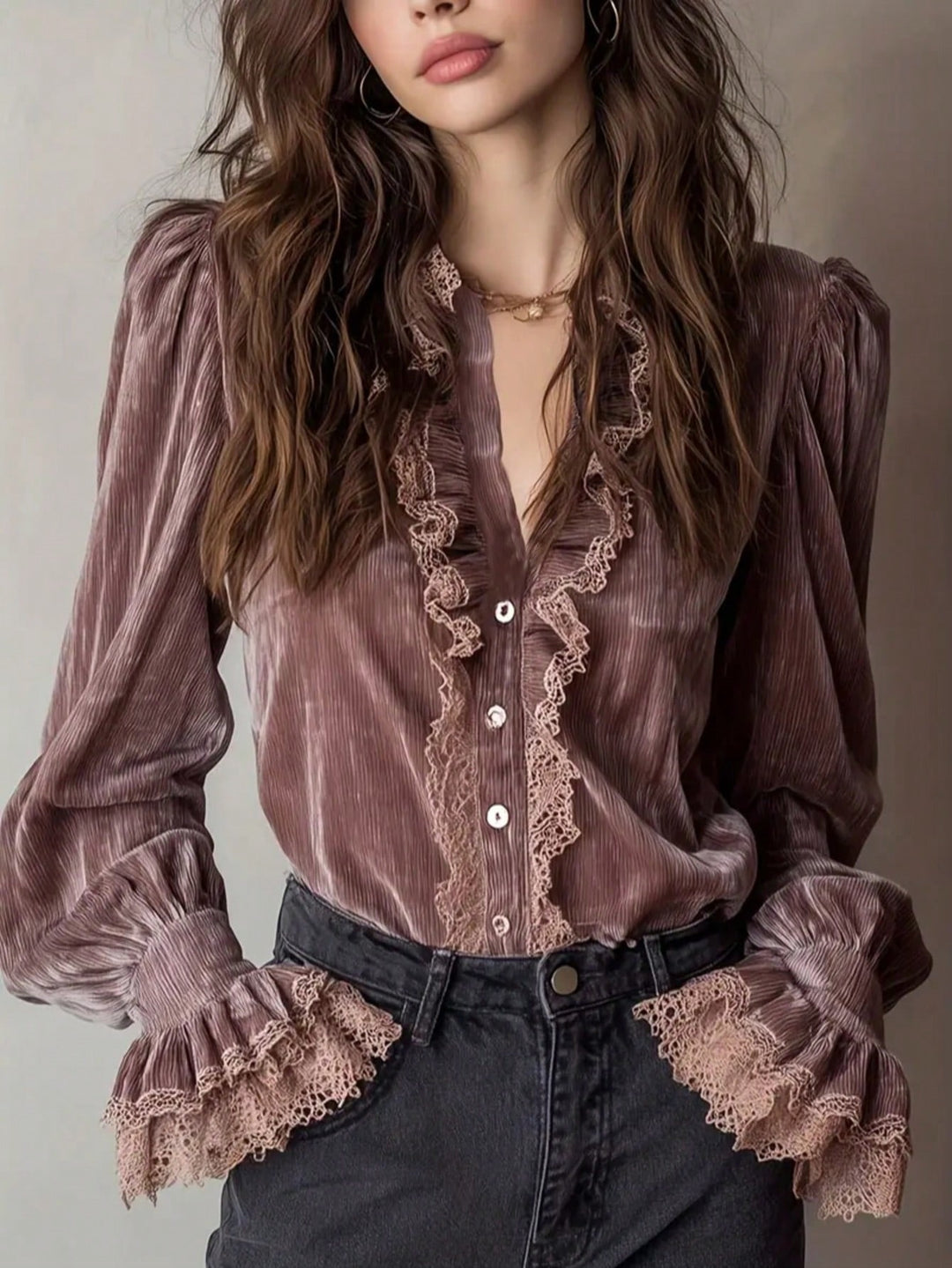 Damen Plissée-Veloursbluse mit Spitzenrüschen und Puffärmeln Drune