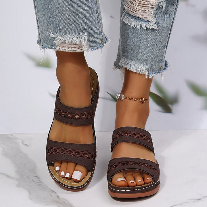 Damen Bequeme Leder-Sandalen mit dekorativem Lochmuster Drune