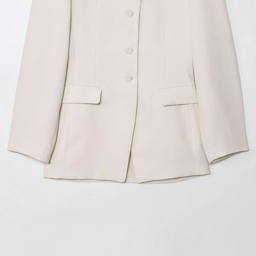 Damen nan taillierte Blazerjacke mit Rundhalsausschnitt, verdeckter Knopfleiste und Pattentaschen Drune