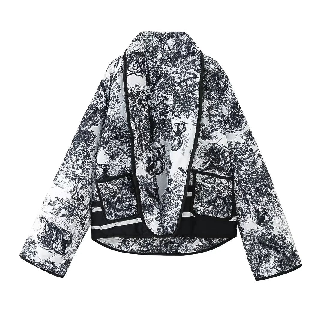 Damen Steppjacke im Kimono‑Stil mit Toile‑de‑Jouy Tierprint, Schalkragen und kontrastierenden aufgesetzten Taschen Drune