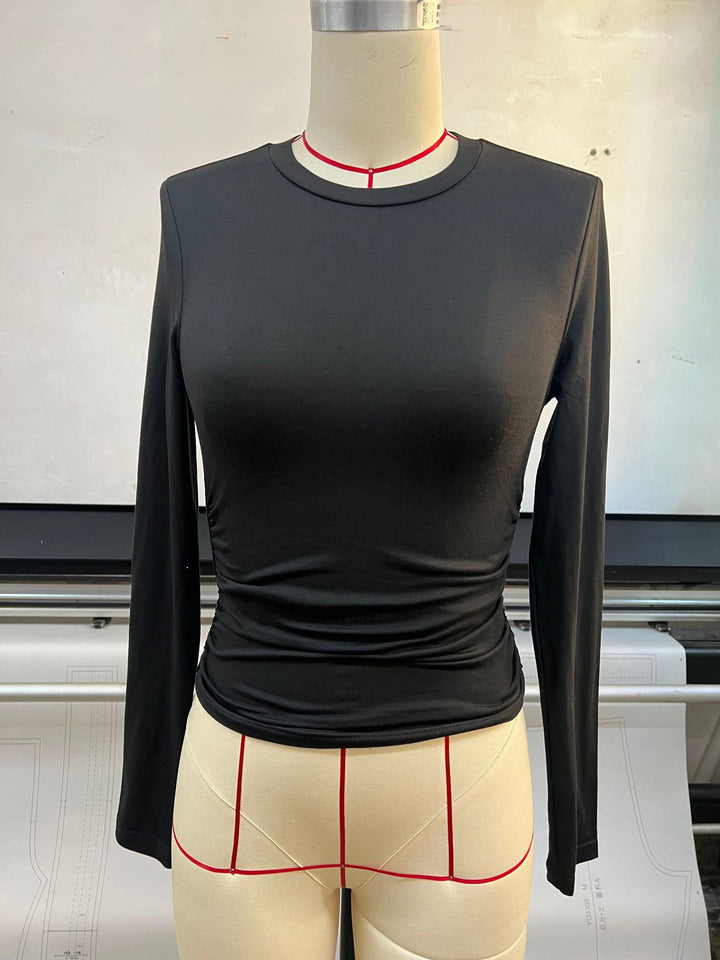 Damen Figurbetontes langärmeliges Crop-Shirt mit seitlicher Raffung Drune