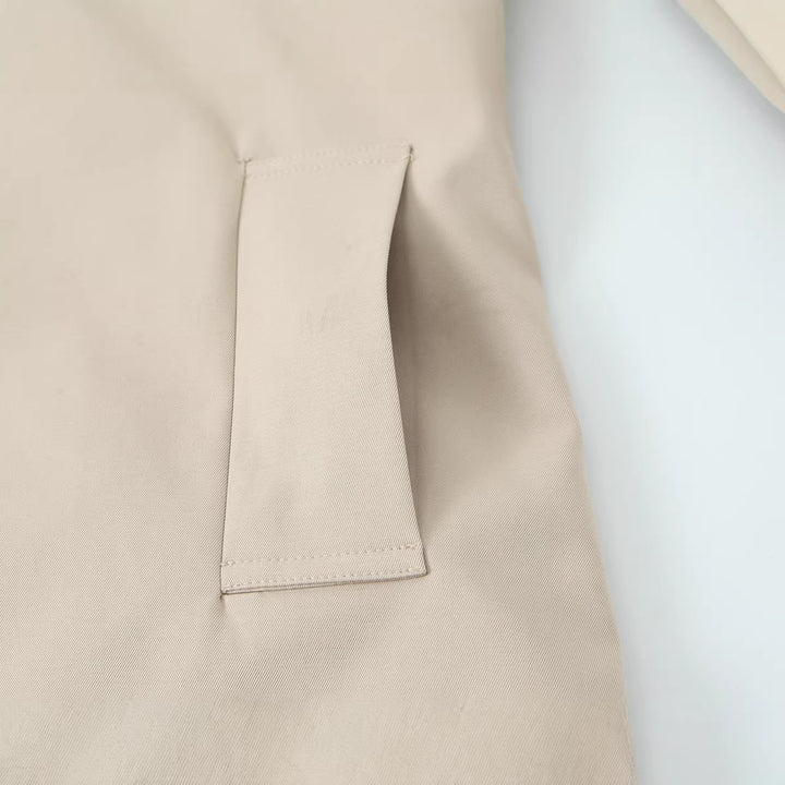 Damen Kurz geschnittene Boxy-Jacke mit weitem Hemdkragen und durchgehender Knopfleiste Drune