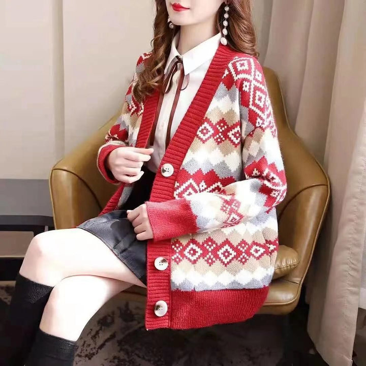 Damen Strickjacke mit stilvollem Rautenmuster und großen Knöpfen Drune